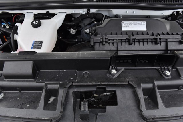 GMC Savana Cargo Van Vehicle Image 23