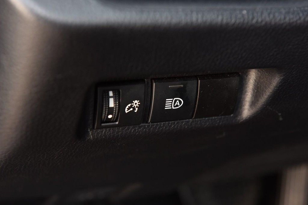 Toyota RAV4 Vehicle Image 10