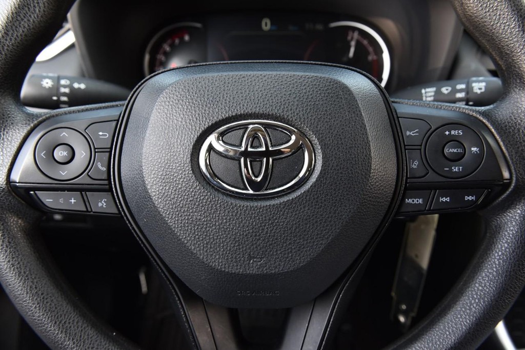 Toyota RAV4 Vehicle Image 16