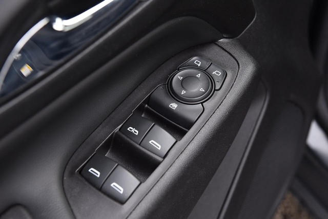 Chevrolet Equinox Vehicle Image 09