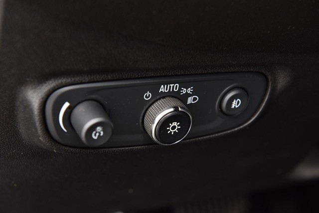 Chevrolet Equinox Vehicle Image 12