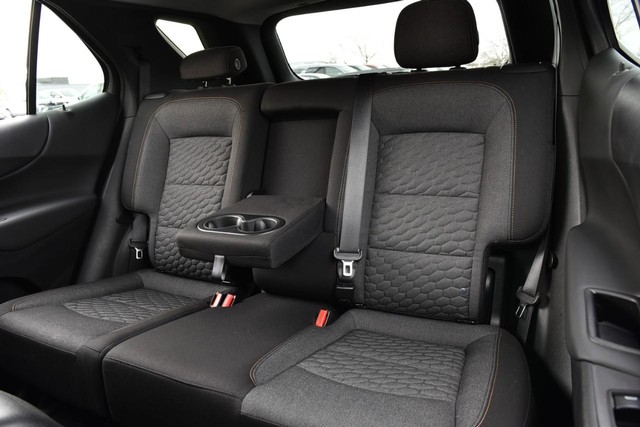 Chevrolet Equinox Vehicle Image 22