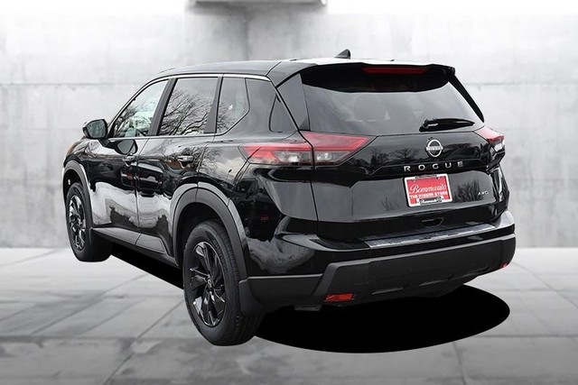 Nissan Rogue Vehicle Full-screen Gallery Image 7