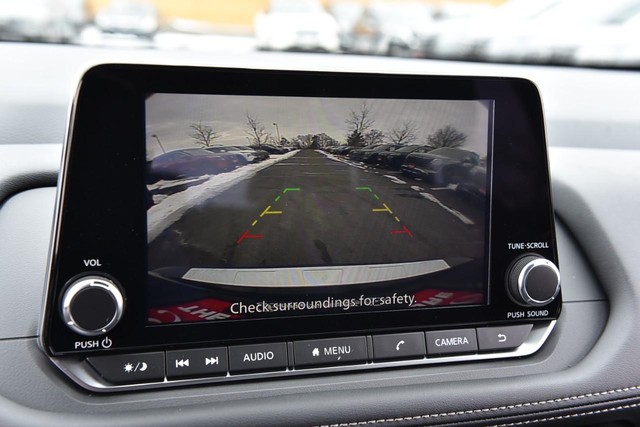 Nissan Rogue Vehicle Full-screen Gallery Image 13