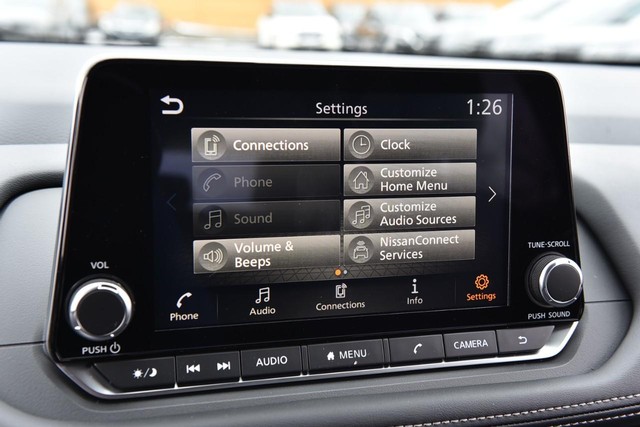 Nissan Rogue Vehicle Full-screen Gallery Image 14