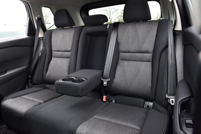 Nissan Rogue Vehicle Full-screen Gallery Image 21