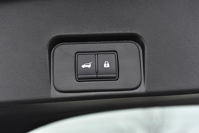 Nissan Rogue Vehicle Full-screen Gallery Image 25