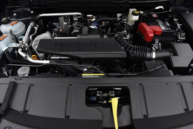 Nissan Rogue Vehicle Full-screen Gallery Image 26