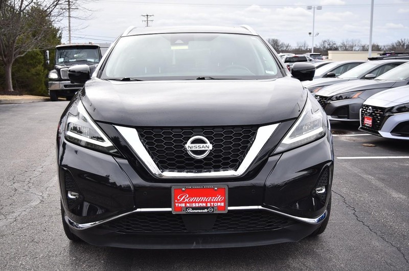 Nissan Murano Vehicle Full-screen Gallery Image 4