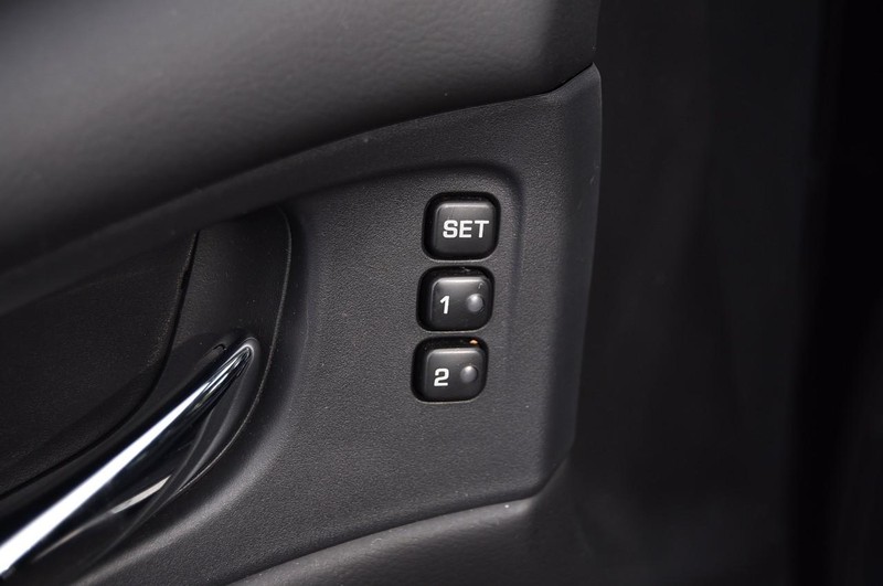 Nissan Murano Vehicle Full-screen Gallery Image 10