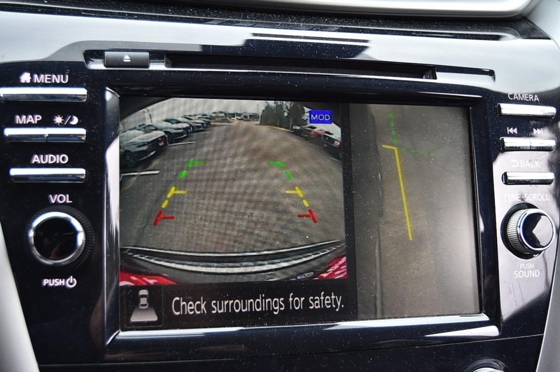 Nissan Murano Vehicle Full-screen Gallery Image 16