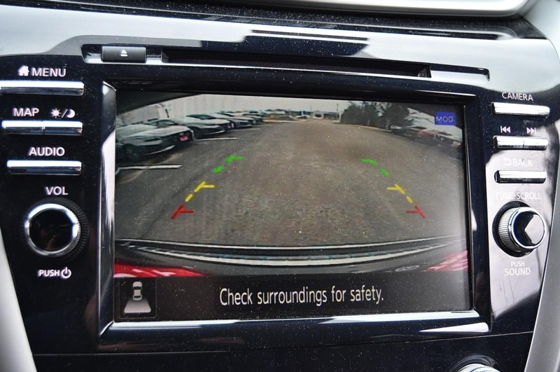 Nissan Murano Vehicle Full-screen Gallery Image 17