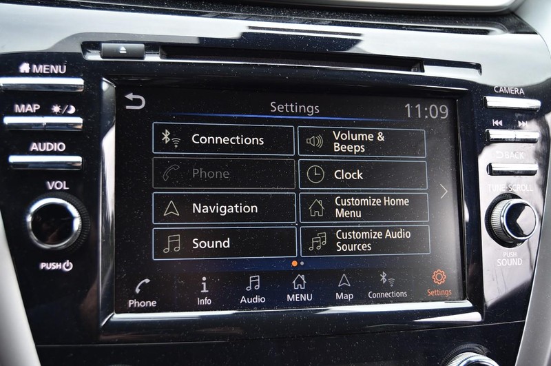 Nissan Murano Vehicle Full-screen Gallery Image 19