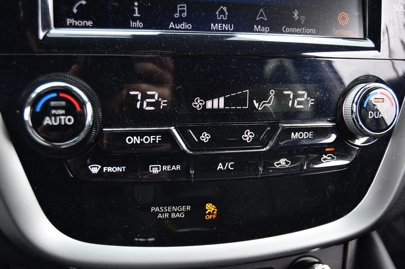 Nissan Murano Vehicle Full-screen Gallery Image 20