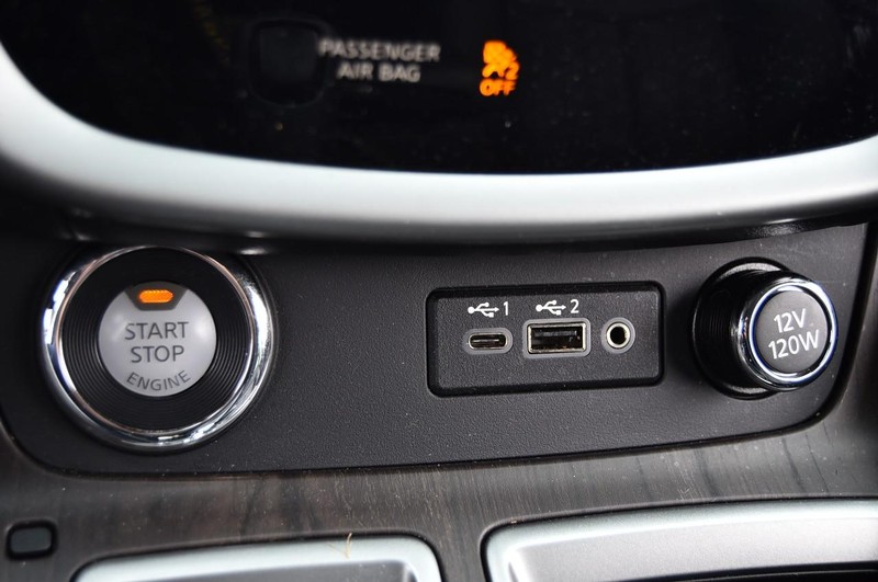 Nissan Murano Vehicle Full-screen Gallery Image 21