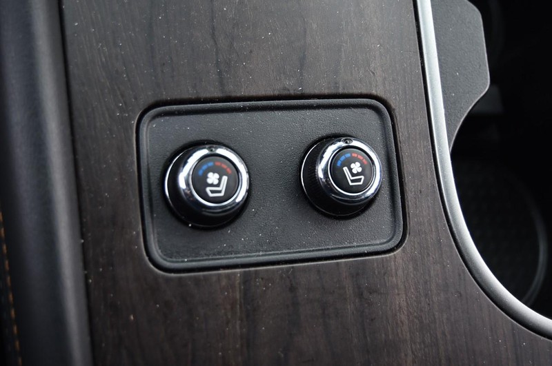 Nissan Murano Vehicle Full-screen Gallery Image 22