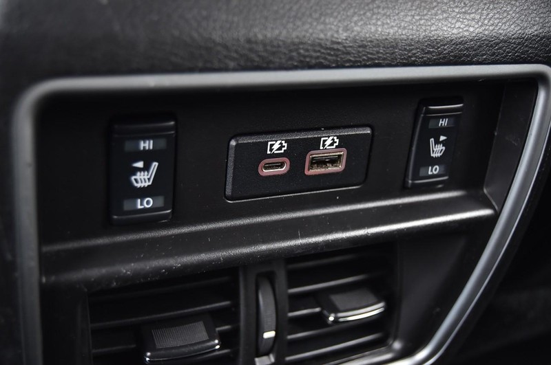 Nissan Murano Vehicle Full-screen Gallery Image 28