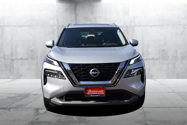 Nissan Rogue Vehicle Image 04