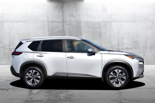 Nissan Rogue Vehicle Image 05