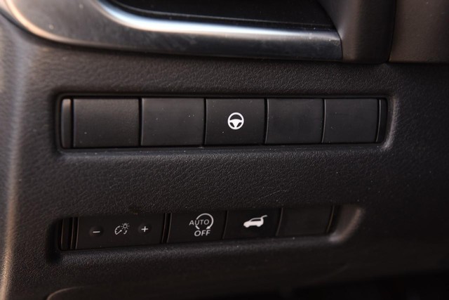 Nissan Rogue Vehicle Image 11