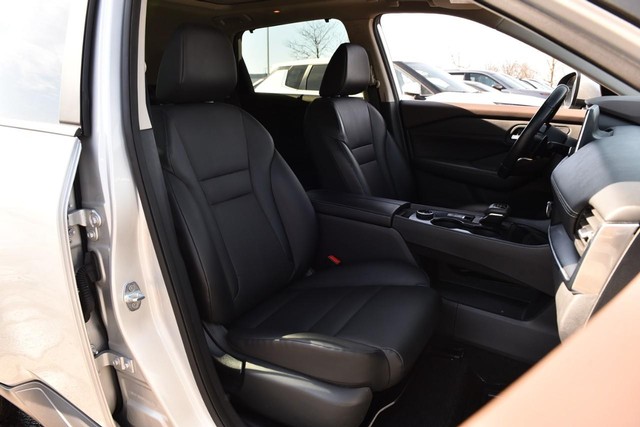 Nissan Rogue Vehicle Image 20