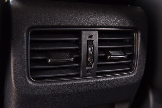 Nissan Rogue Vehicle Image 23