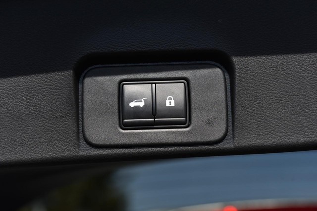 Nissan Rogue Vehicle Image 26