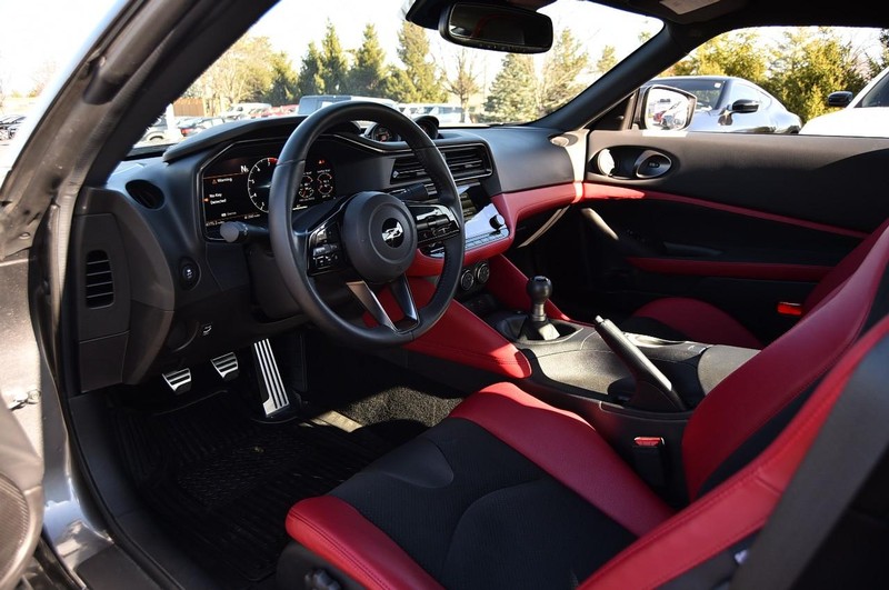 Nissan Z Vehicle Full-screen Gallery Image 8