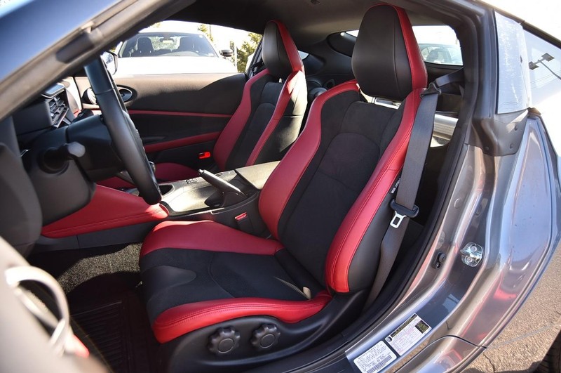 Nissan Z Vehicle Full-screen Gallery Image 23