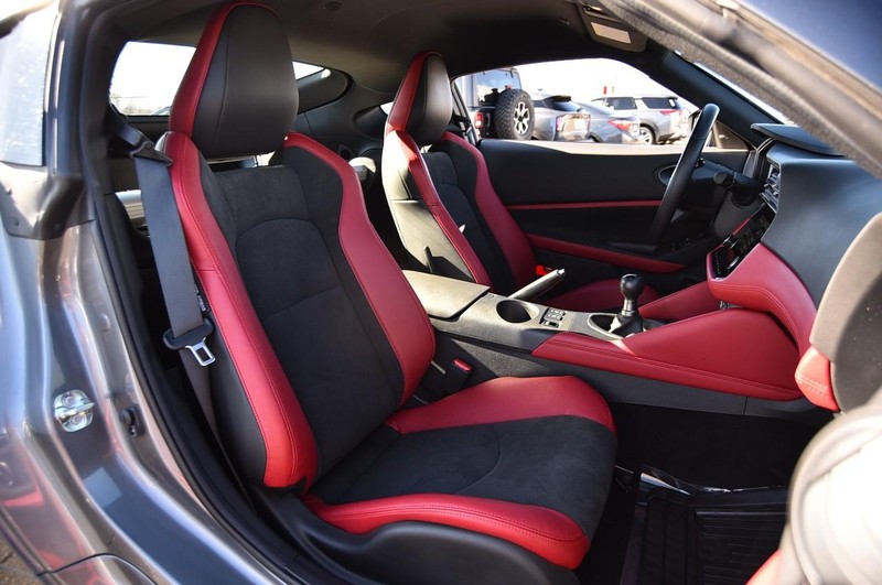 Nissan Z Vehicle Full-screen Gallery Image 24