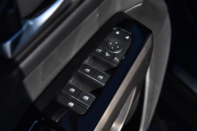 Nissan Pathfinder Vehicle Image 09