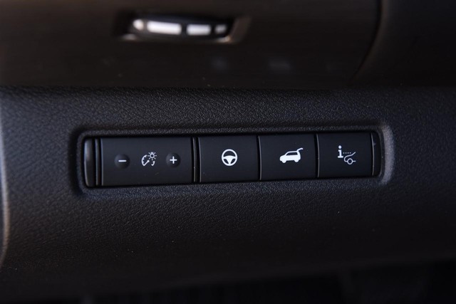 Nissan Pathfinder Vehicle Image 12