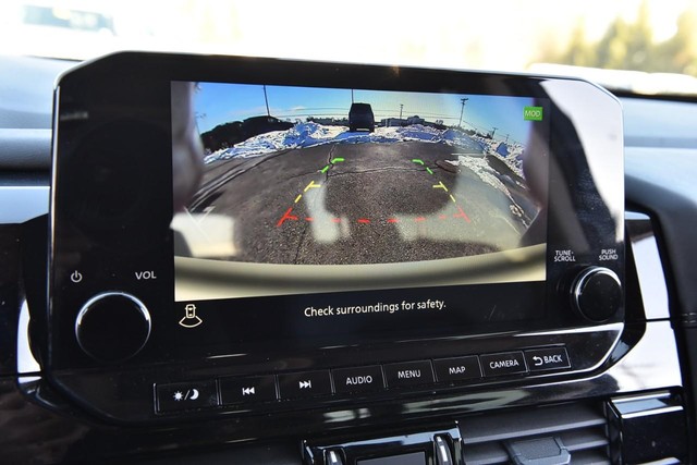 Nissan Pathfinder Vehicle Image 16