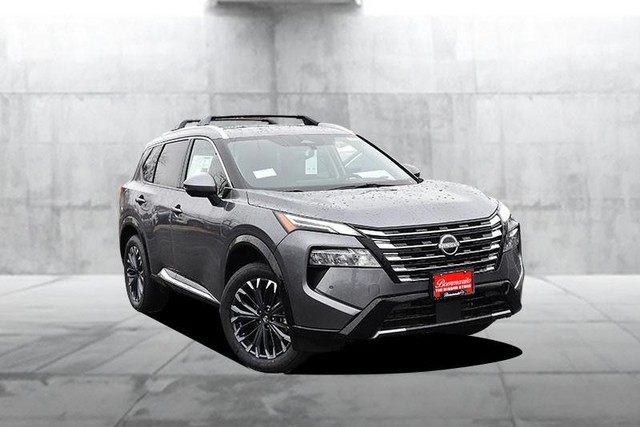 Nissan Rogue Vehicle Full-screen Gallery Image 2