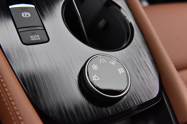 Nissan Rogue Vehicle Full-screen Gallery Image 22