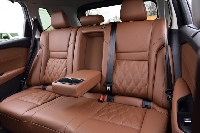 Nissan Rogue Vehicle Full-screen Gallery Image 27