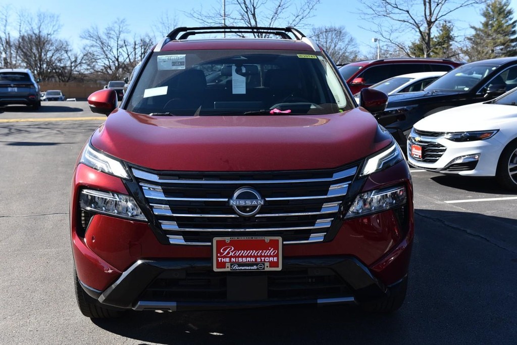 Nissan Rogue Vehicle Image 04