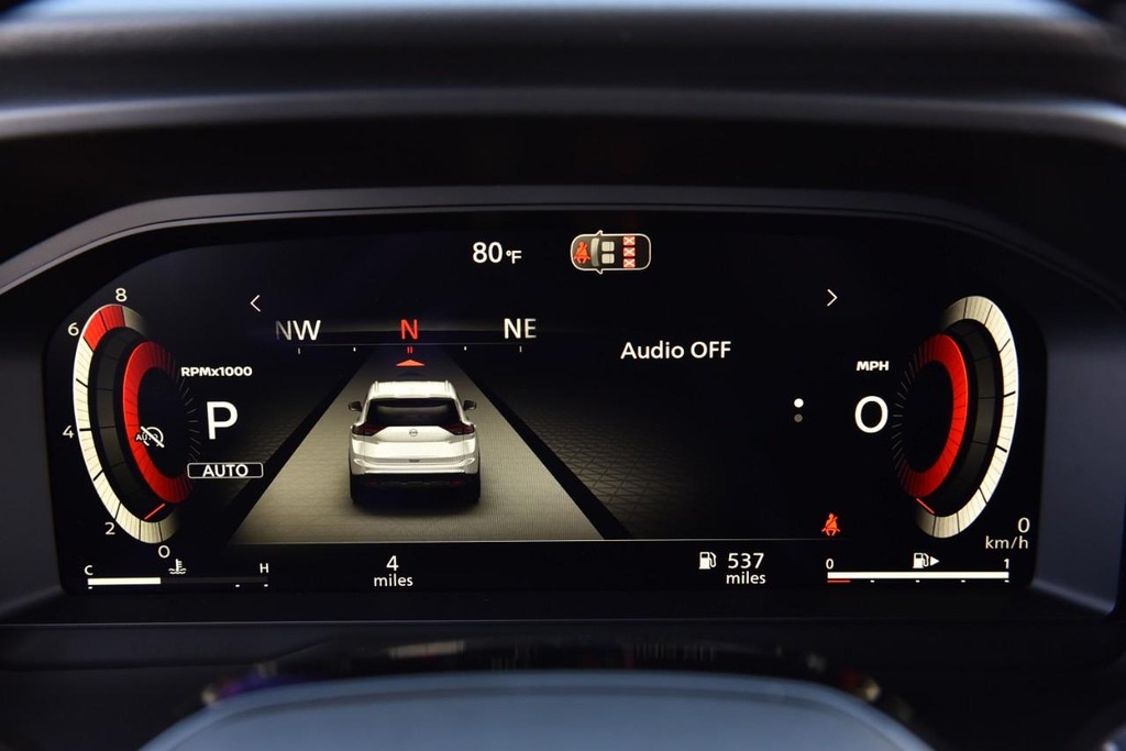 Nissan Rogue Vehicle Image 13