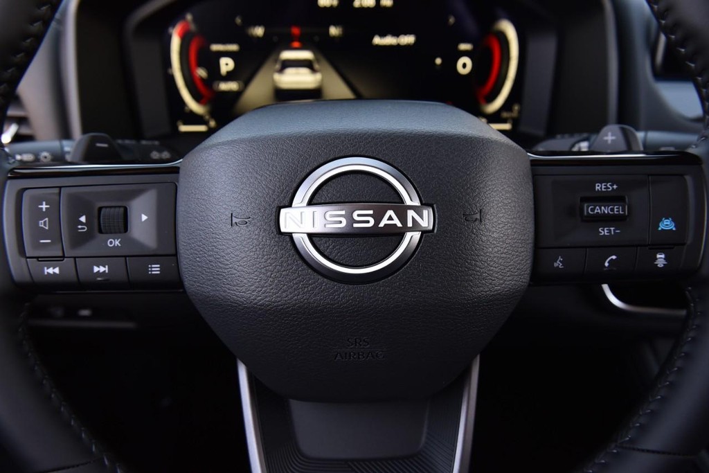 Nissan Rogue Vehicle Image 22