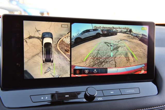 Nissan Rogue Vehicle Image 14