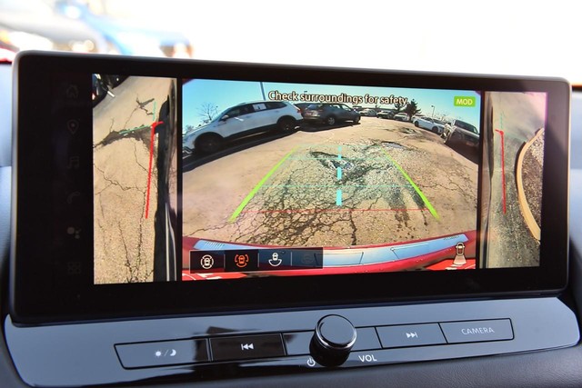 Nissan Rogue Vehicle Image 15