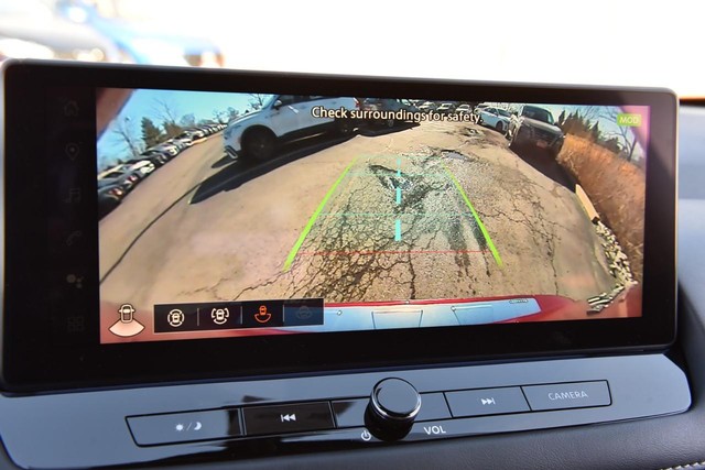 Nissan Rogue Vehicle Image 16