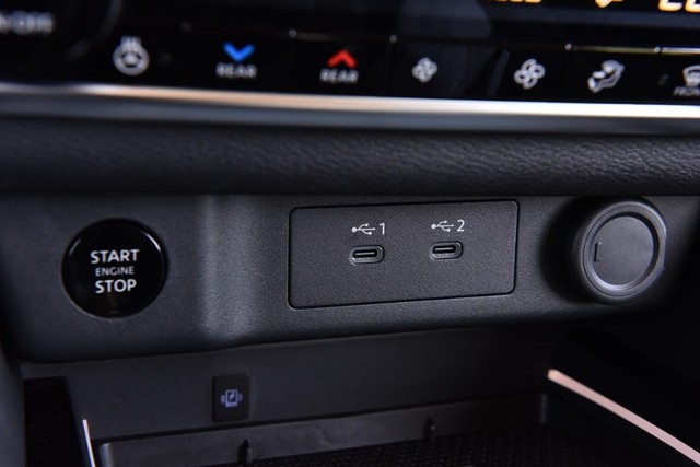 Nissan Rogue Vehicle Image 20