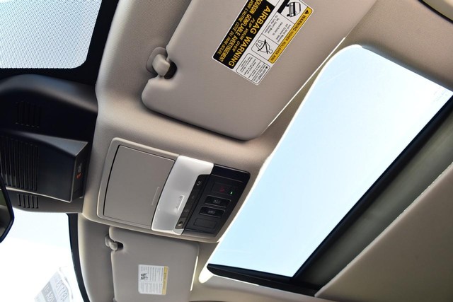 Nissan Rogue Vehicle Image 25