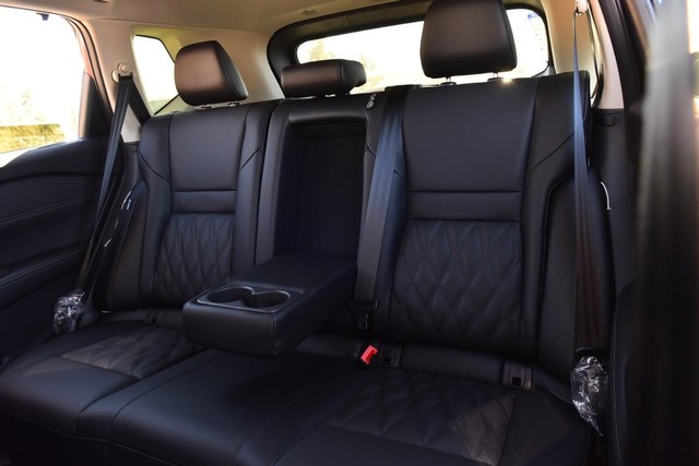 Nissan Rogue Vehicle Image 26