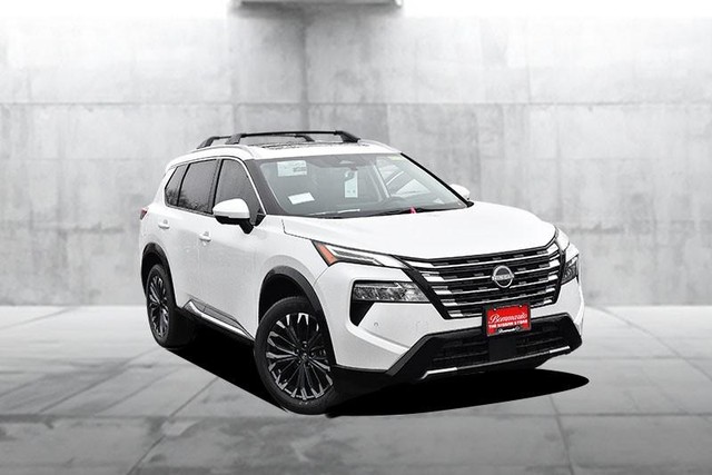 Nissan Rogue Vehicle Full-screen Gallery Image 2