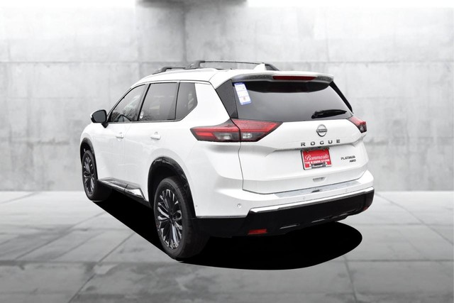 Nissan Rogue Vehicle Full-screen Gallery Image 7