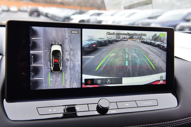 Nissan Rogue Vehicle Full-screen Gallery Image 14