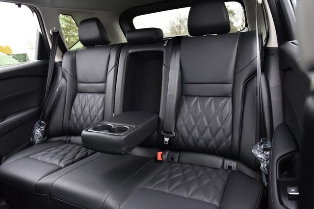 Nissan Rogue Vehicle Full-screen Gallery Image 26