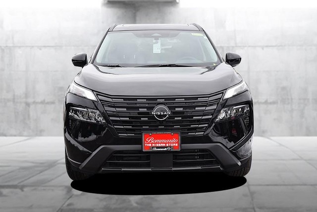 Nissan Rogue Vehicle Image 04